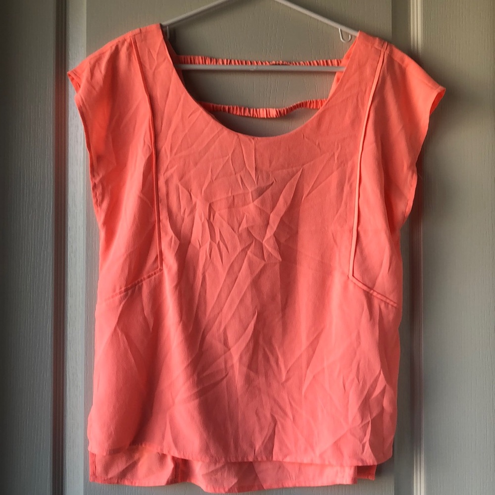 Short sleeve top